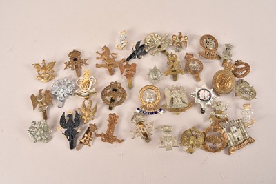 Lot 652 - An assortment of various badges