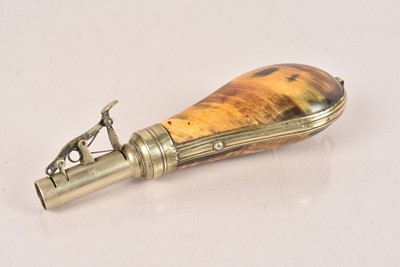 Lot 782 - A Vintage Horn Shot/Powder Flask