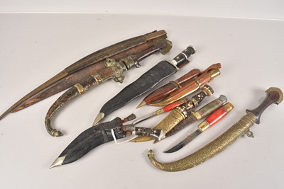 Lot 811 - A collection of Overseas Blades
