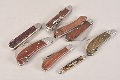 Lot 824 - An assortment of Pocket Knives