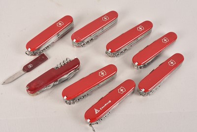 Lot 826 - A collection of Victorinox Pocket Knife/ Multi-tools