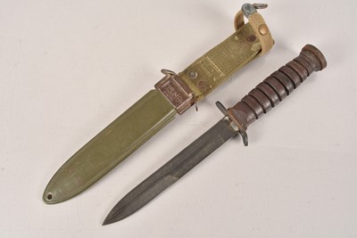 Lot 840 - A US M3 Fighting Knife