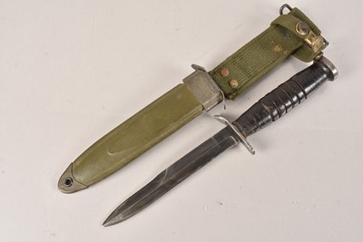 Lot 845 - A WWII US M3 Fighting Kinfe by Kinfolks