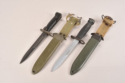 Lot 864 - A USM6 Bayonet and scabbard