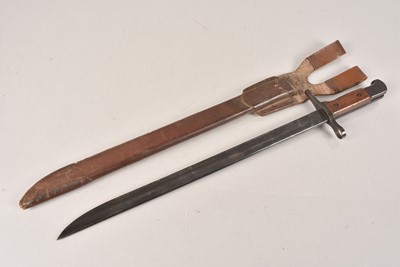 Lot 904 - A Japanese Type 30 Arsaka Bayonet and scabbard