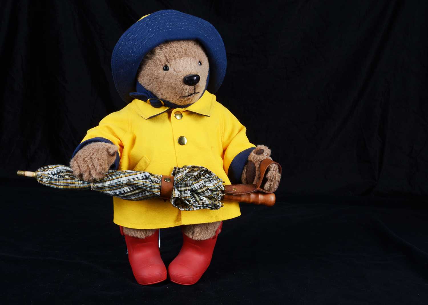 Lot 21 - An R John Wright limited edition Rainy Day Paddington Bear