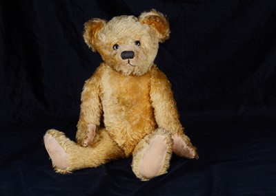 Lot 37 - A fine and large Farnell teddy bear, late 1930-40s