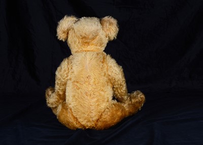 Lot 37 - A fine and large Farnell teddy bear, late 1930-40s