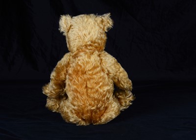 Lot 41 - A fine 1930s Chiltern Hugmee teddy bear