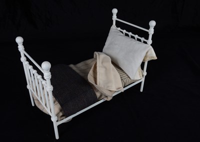 Lot 52 - An R John Wright limited edition Bears Bed