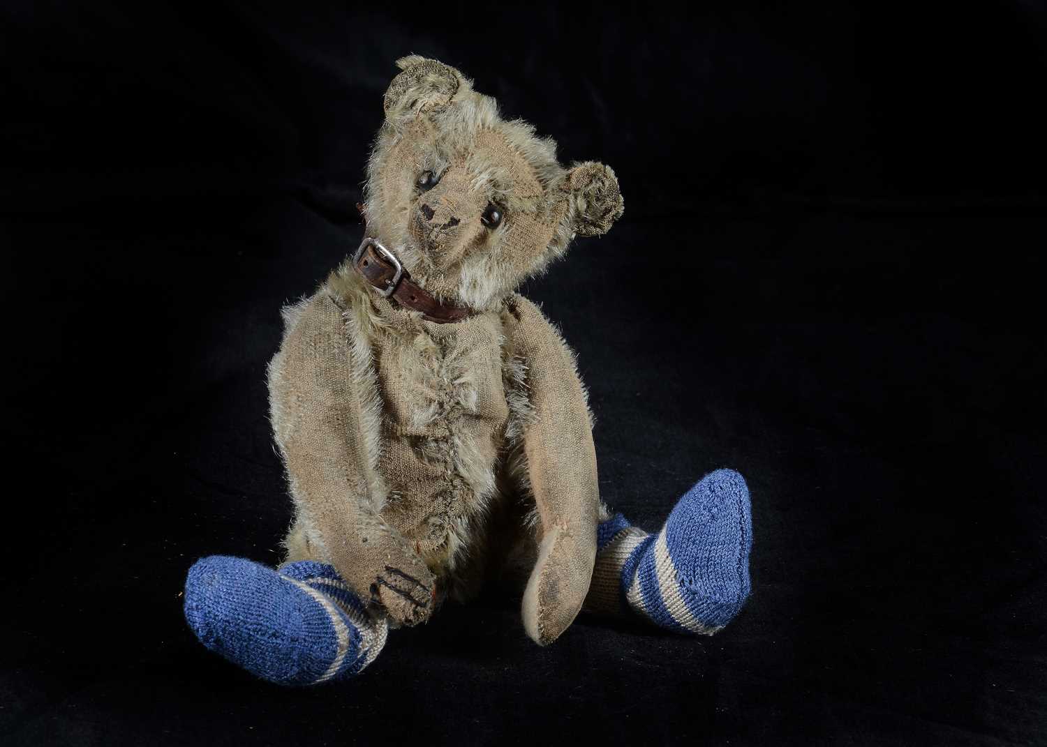Lot 71 - A small early Steiff teddy bear, circa 1908