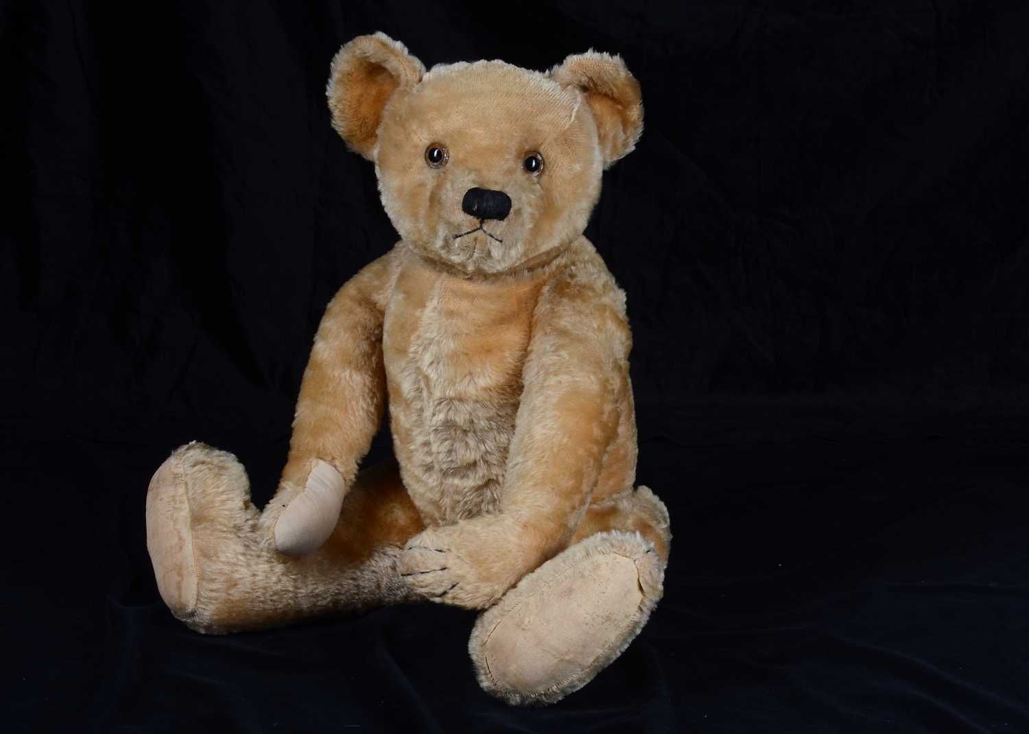 Lot 92 - A large late 1930s Farnell teddy bear