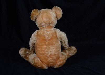 Lot 92 - A large late 1930s Farnell teddy bear