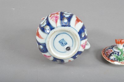 Lot 40 - A late 18th century Worcester 'Queen Charlotte' pattern sparrow beak jug and cover
