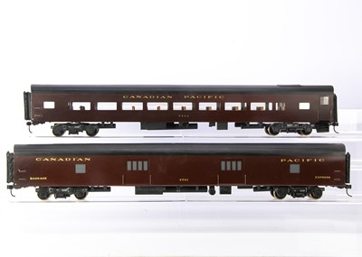 Lot 902 - A rake of four Gauge 1 Canadian Pacific Railway Coaches by 'WrightWay'