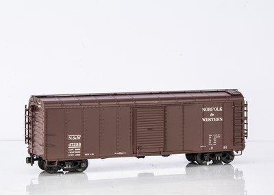 Lot 909 - A Gauge 1 Norfolk & Western RR bogie Box Car by J&M Models