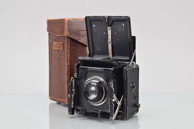 Lot 80 - An Ernemann Minaitur Ernoflex 4,5x6cm Reflex Camera