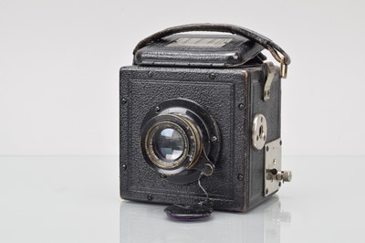 Lot 81 - An Ernemann Simplex Ernoflex 4,5x6cm Reflex Camera