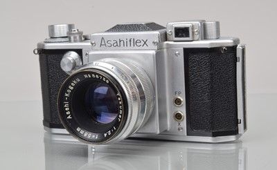 Lot 121 - An Asahi Asahiflex II A SLR Camera