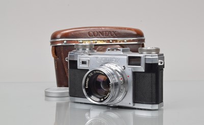 Lot 142 - A Zeiss Ikon Contax IIa Rangefinder Camera