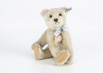 Lot 45 - A Steiff limited edition Teddy Bear 1953 Replica