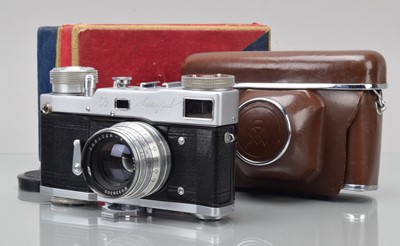 Lot 157 - A Gomz Leningrad 2 Rangefinder Camera
