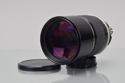 Lot 197 - A Nikon Nikkor ED 180mm f/2.8 Ai-S Lens