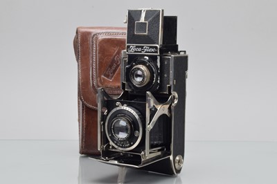 Lot 224 - A Zeca-Flex Folding TLR Camera