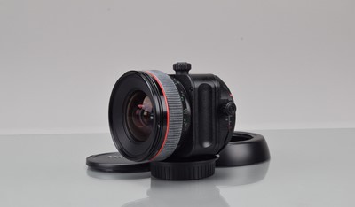 Lot 269 - A Canon TS-E 24mm f/3.5 L Lens