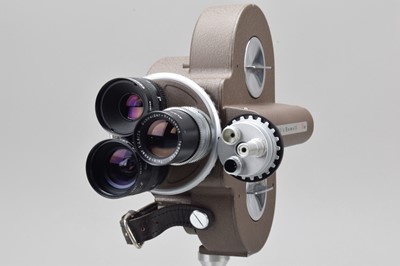 Lot 351 - A Bell & Howell Filmo 70DR 16mm Cine Camera