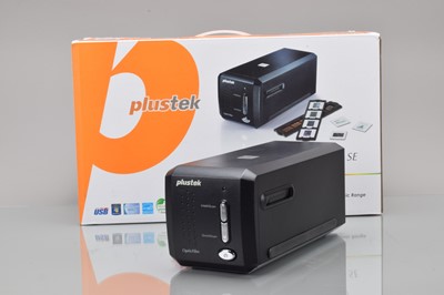 Lot 421 - A Plustek OpticFilm 8200i SE 35mm Film Scanner