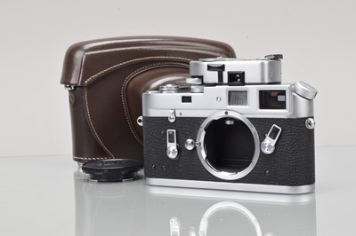 Lot 450 - A Leitz Wetzlar Leica M4 Rangefinder Camera Body