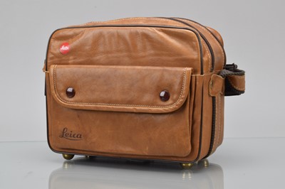 Lot 483 - A Leitz Leica Camera Outfit Brown Leather Shoulder Case