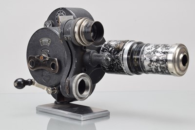 Lot 500 - A Bell & Howell Eyemo Camera 71 Model C 35mm Motion Picture Camera