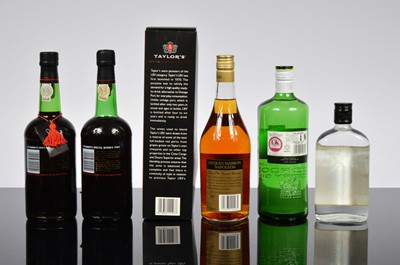 Lot 6 - A mixed section of alcoholic beverages