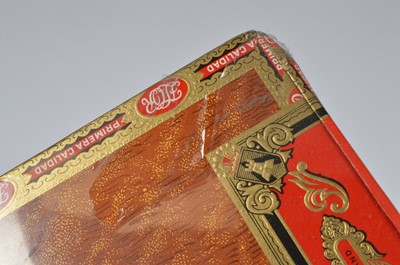 Lot 29 - A box of 25 Henry Wintermans Royals cigars