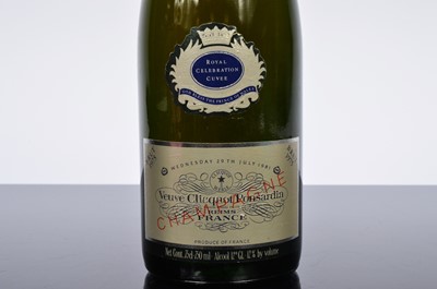 Lot 31 - A bottle of 1975 Veuve Clicquot Ponsardin Champagne
