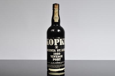 Lot 64 - A collection of six ports