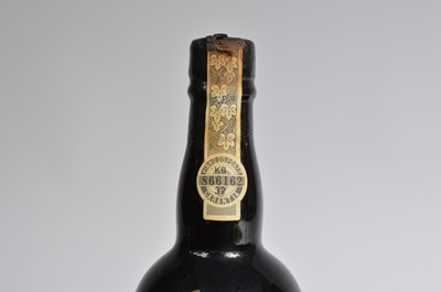 Lot 64 - A collection of six ports