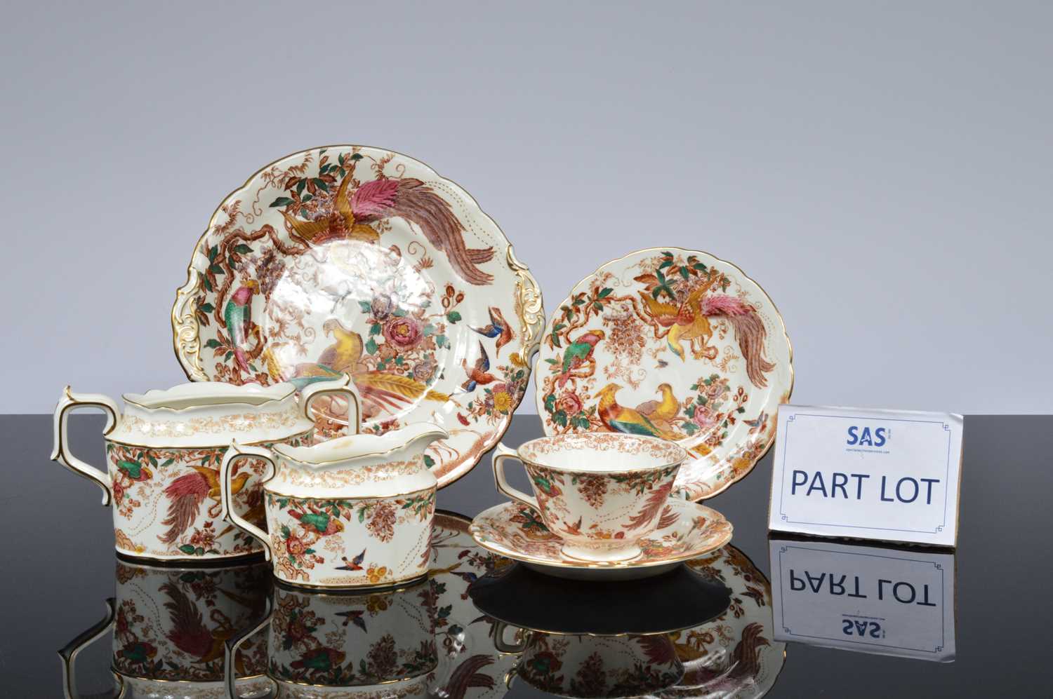 Lot 99 - A Royal Crown Derby Olde Avesbury tea set