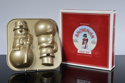 Lot 104 - A collection of Christmas ceramics