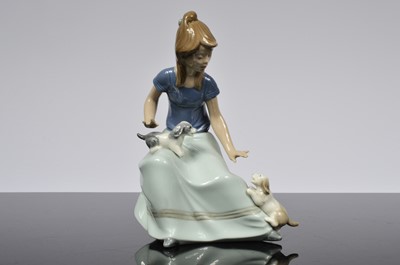 Lot 107 - Three Nao and Lladro figures