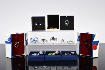 Lot 121 - A large collection of 16 various Swarovski SCS items