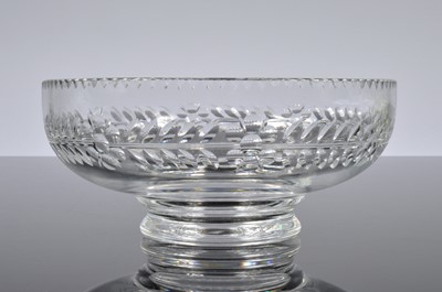 Lot 129 - A trifle bowl and six small bowls