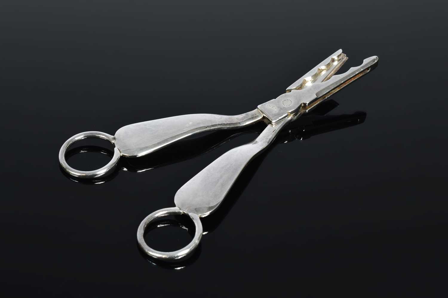 Lot 176 - A pair of silver grape shears