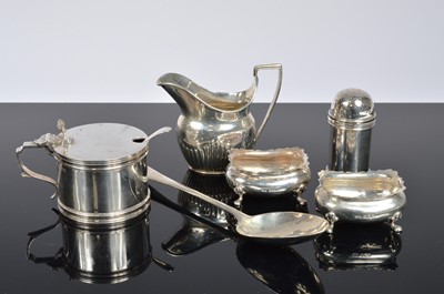 Lot 178 - A collection of silver items