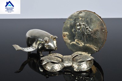 Lot 181 - Three small silver items