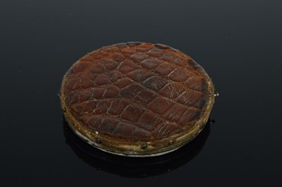 Lot 181 - Two small silver items