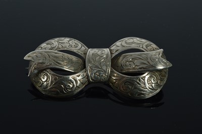 Lot 181 - Two small silver items