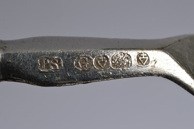 Lot 182 - A part set of desert of knives and forks